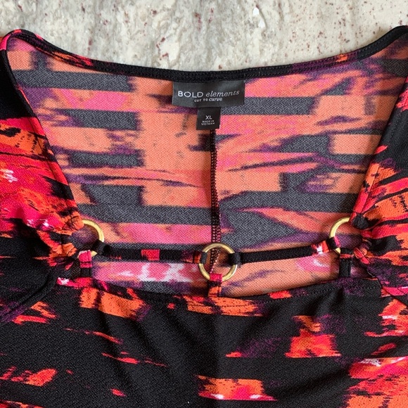 Cold Shoulder Top - Picture 3 of 9